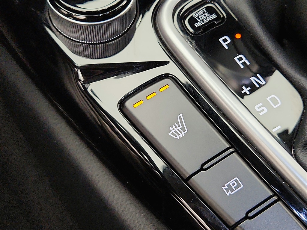 Vehicle image 18 of 37