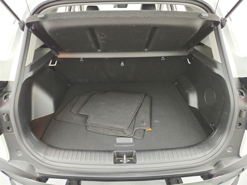 Vehicle image 27 of 37