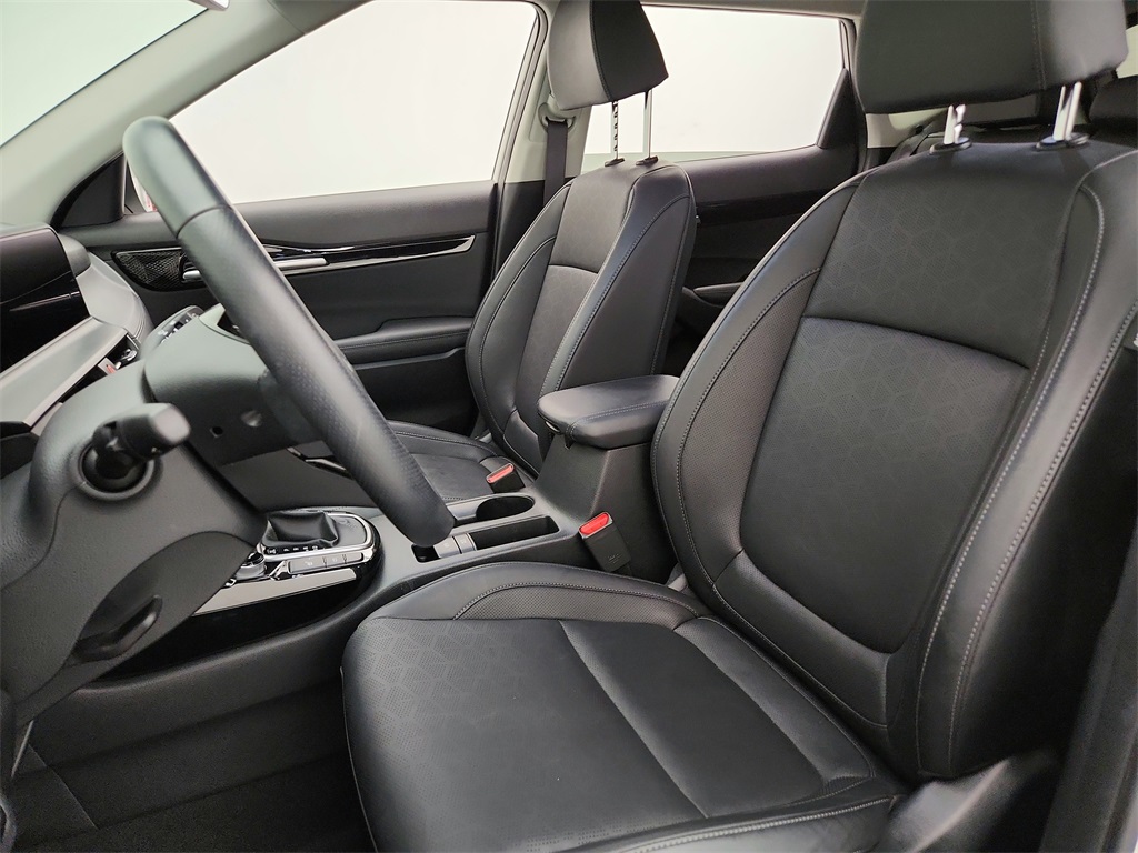 Vehicle image 10 of 37