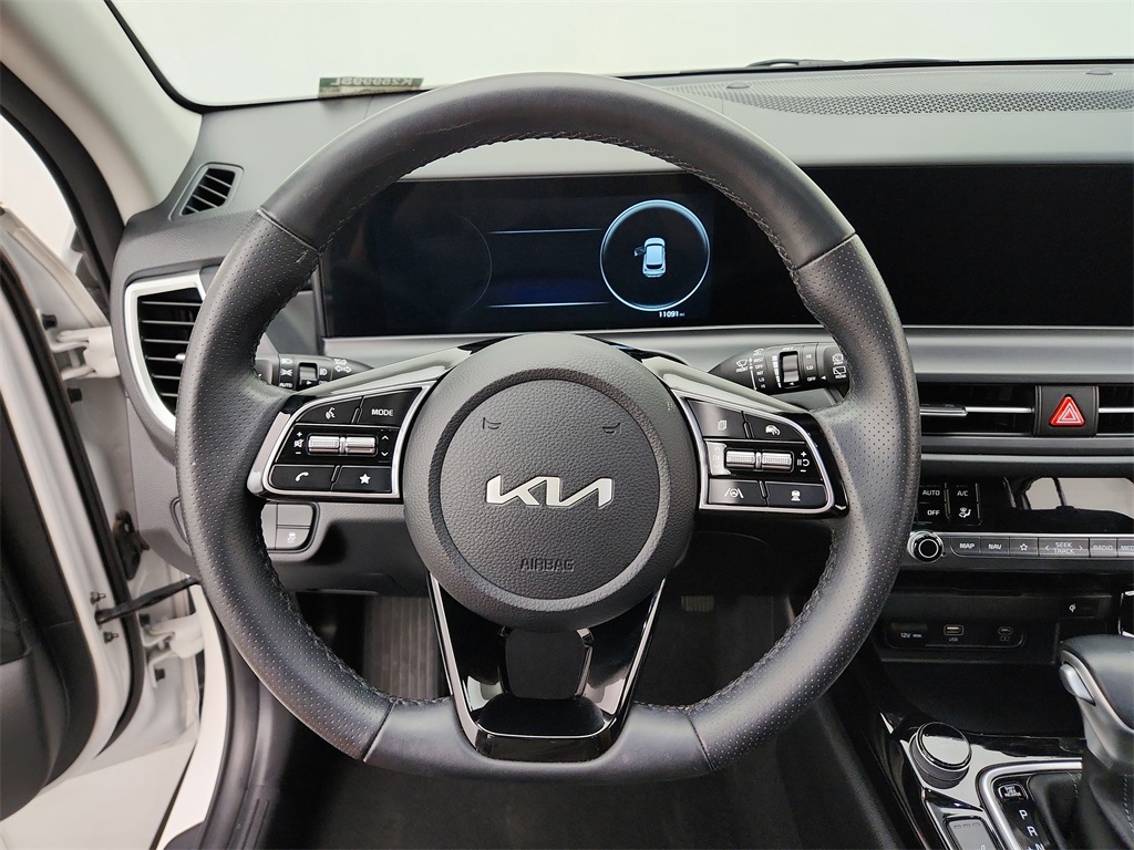 Vehicle image 13 of 37