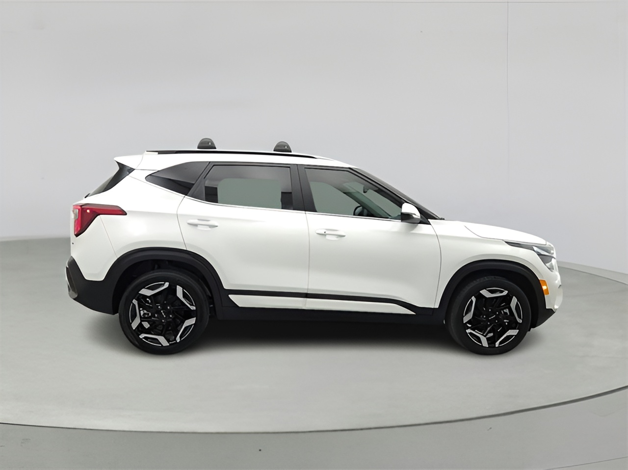 Vehicle image 34 of 37