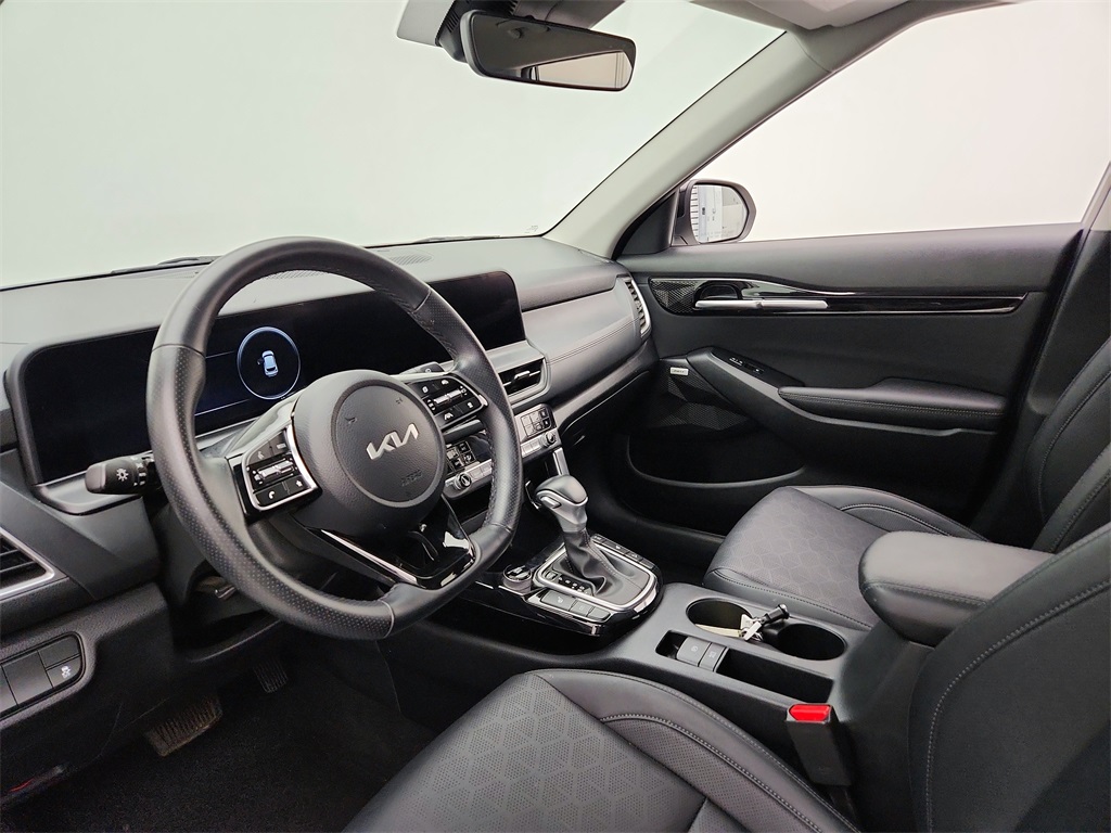 Vehicle image 9 of 37