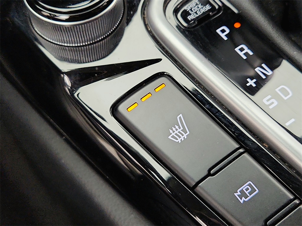 Vehicle image 18 of 37