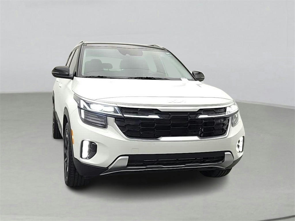 Vehicle image 4 of 37