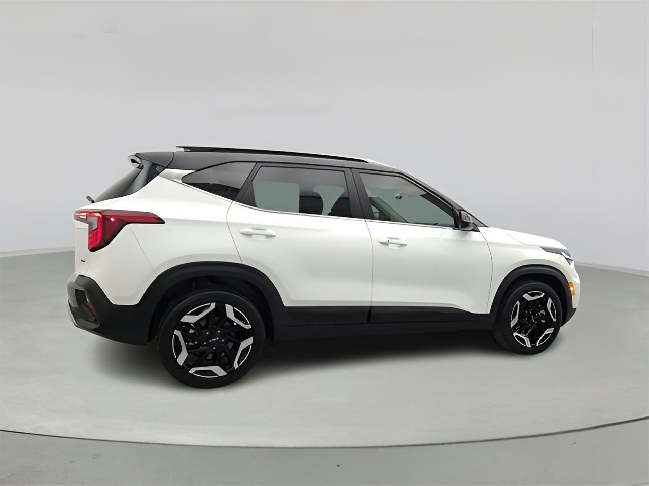 Vehicle image 35 of 37