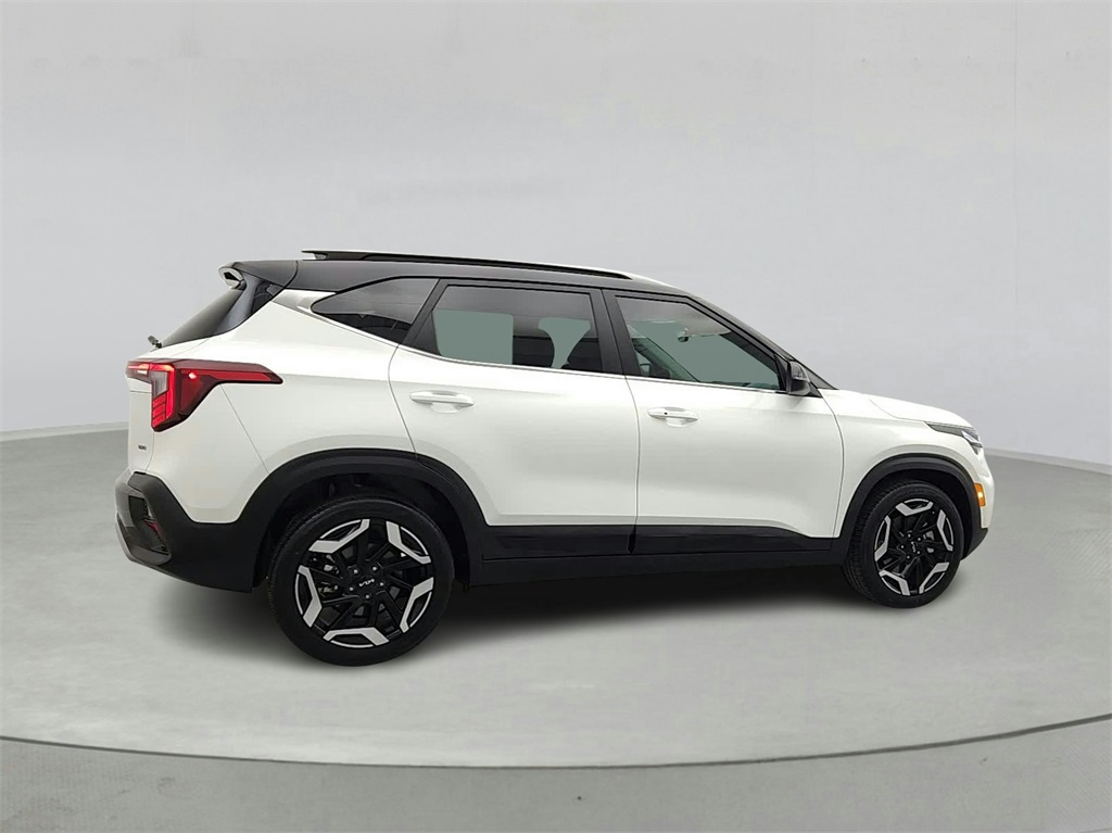 Vehicle image 6 of 37