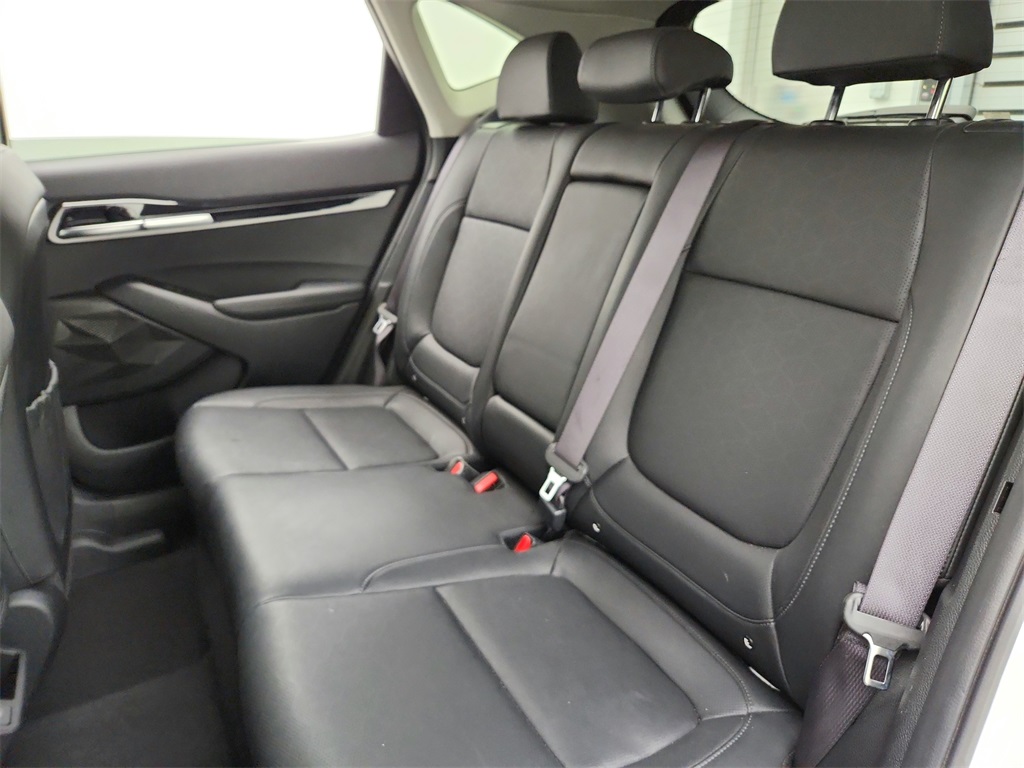 Vehicle image 22 of 37