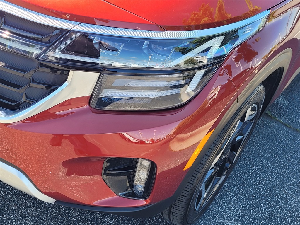 Vehicle image 11 of 34