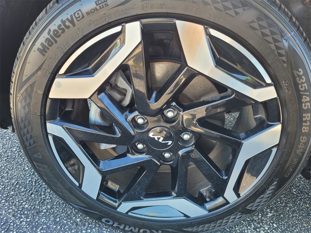 Vehicle image 12 of 34