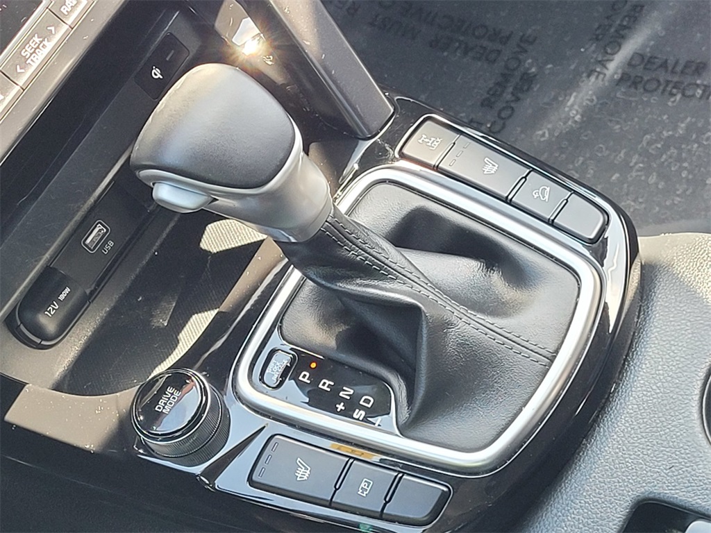 Vehicle image 23 of 34