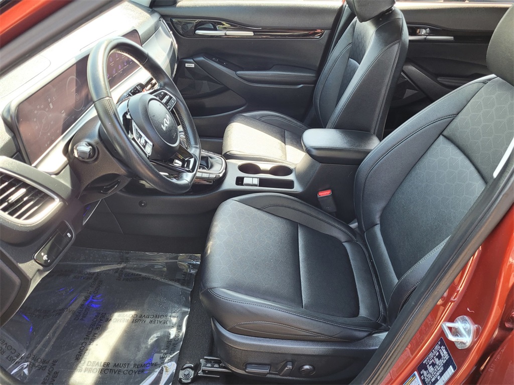 Vehicle image 15 of 34