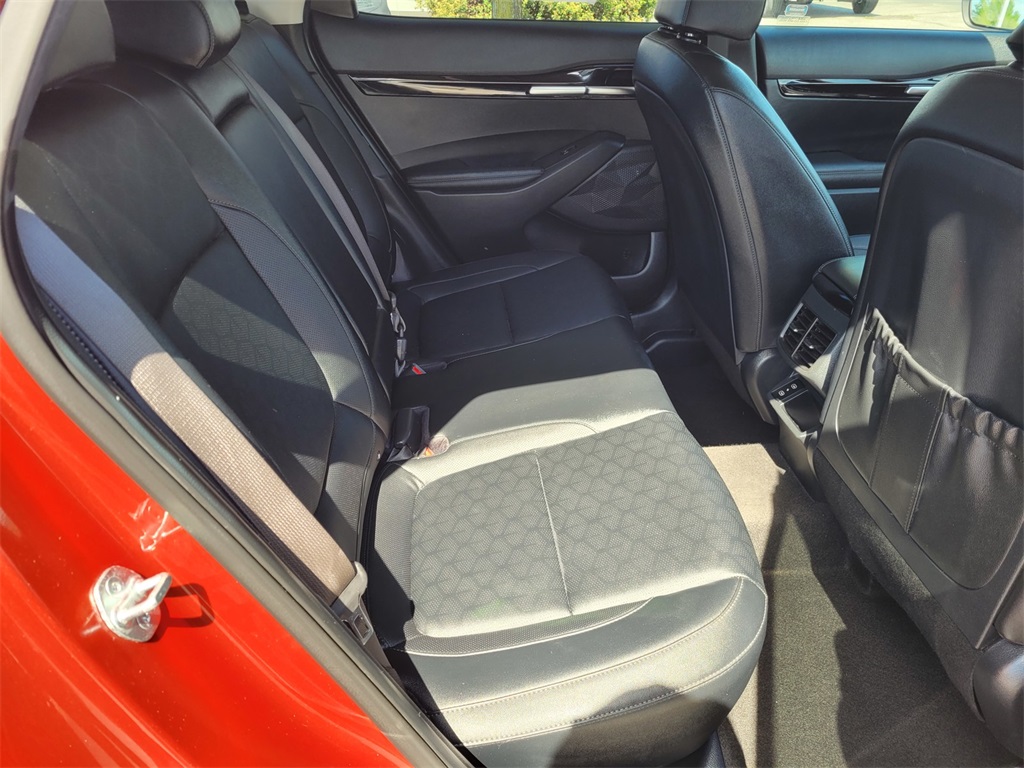 Vehicle image 18 of 34