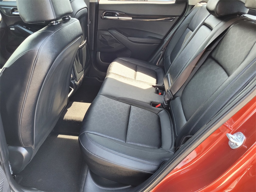 Vehicle image 16 of 34