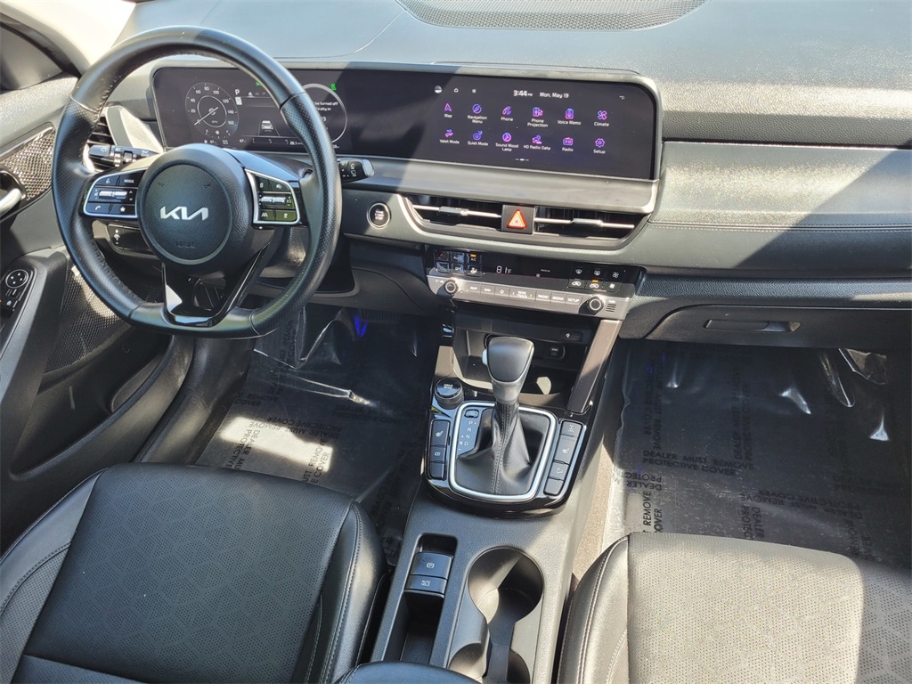 Vehicle image 32 of 34