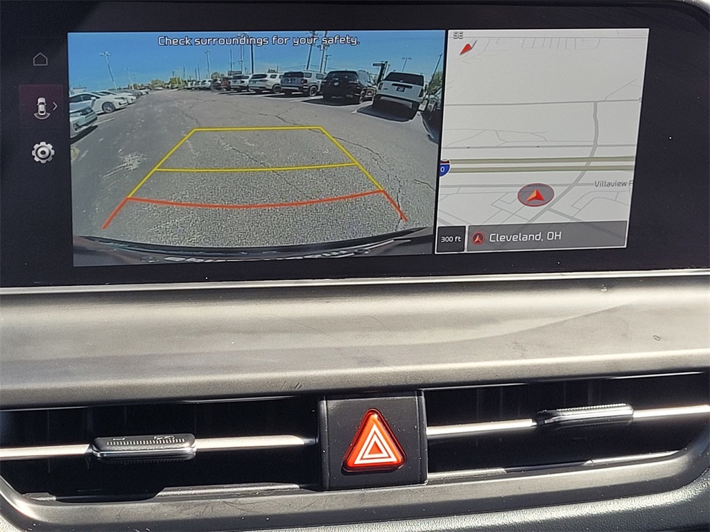 Vehicle image 33 of 34