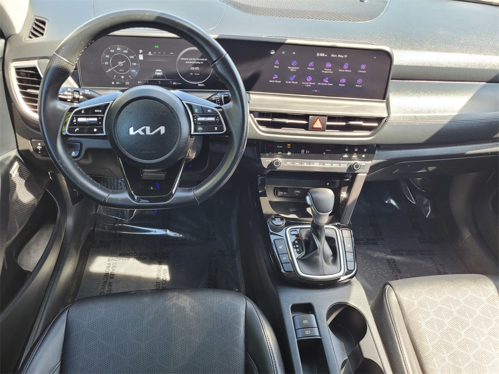 Vehicle image 31 of 34
