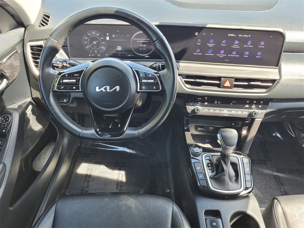 Vehicle image 24 of 34
