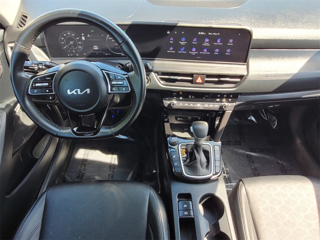 Vehicle image 21 of 34