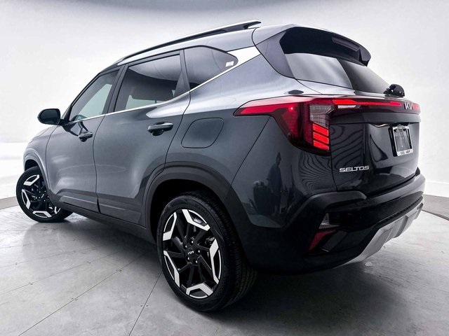 Vehicle image 10 of 36