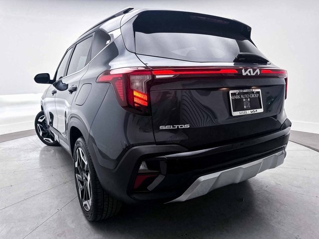Vehicle image 11 of 36