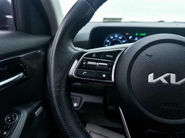 Vehicle image 29 of 36