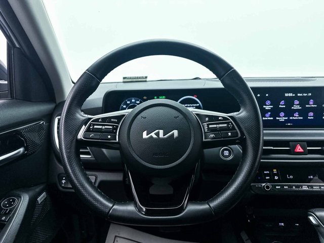 Vehicle image 28 of 36