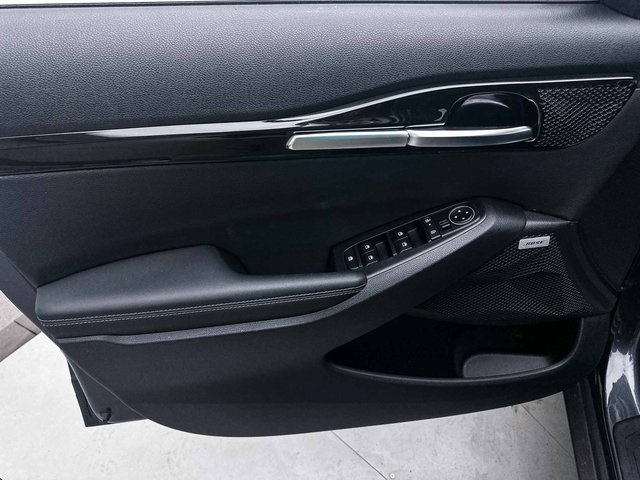 Vehicle image 18 of 36
