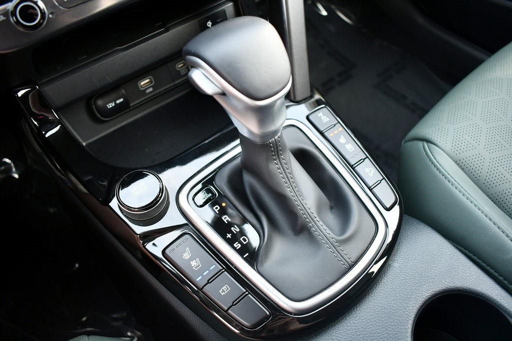 Vehicle image 28 of 31