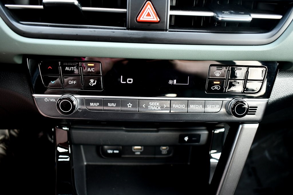 Vehicle image 27 of 31