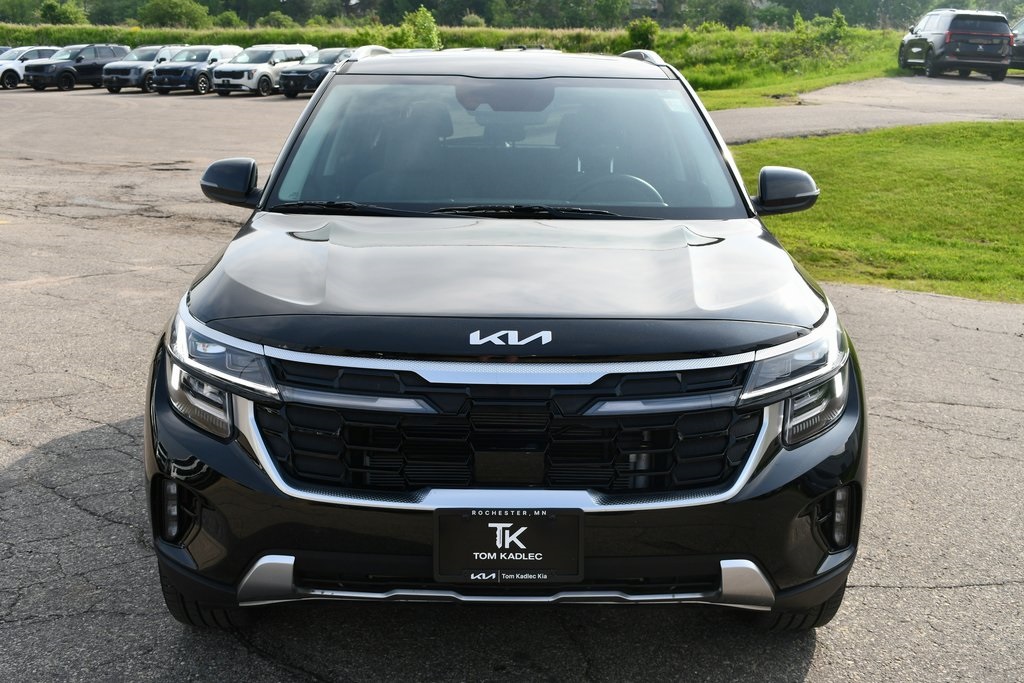 Vehicle image 3 of 31