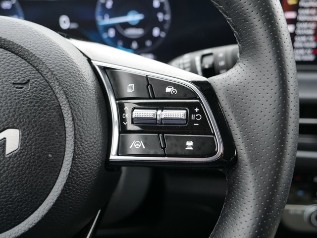 Vehicle image 33 of 36