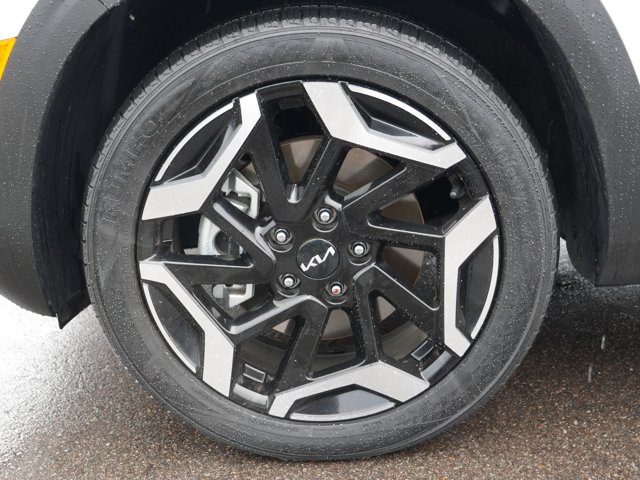 Vehicle image 15 of 36