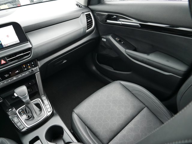 Vehicle image 11 of 36