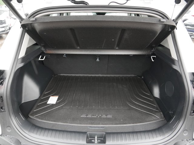 Vehicle image 18 of 36