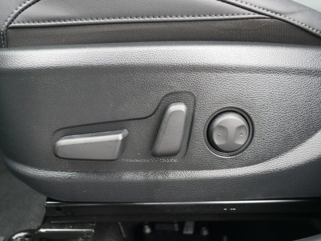 Vehicle image 21 of 36