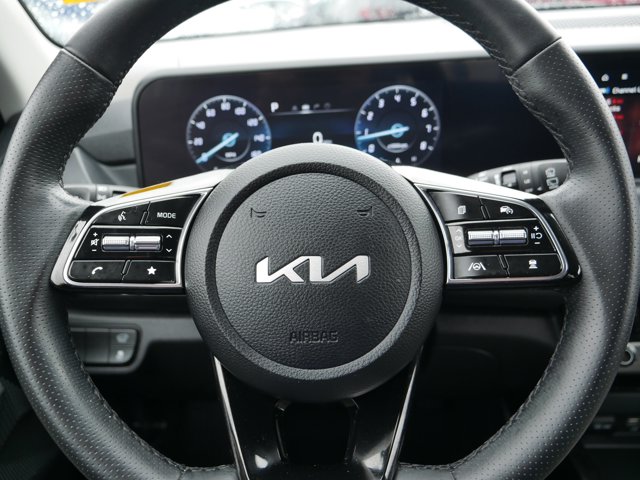 Vehicle image 28 of 36