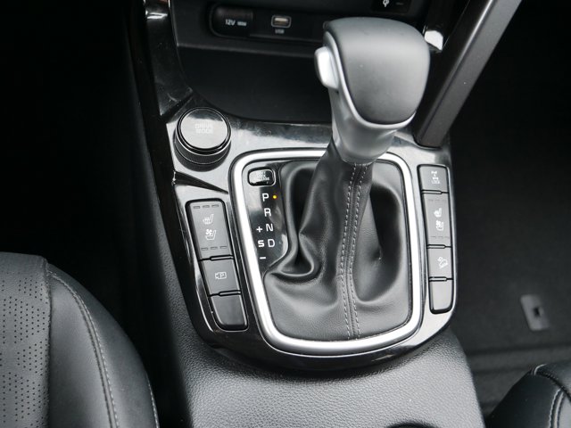 Vehicle image 27 of 36
