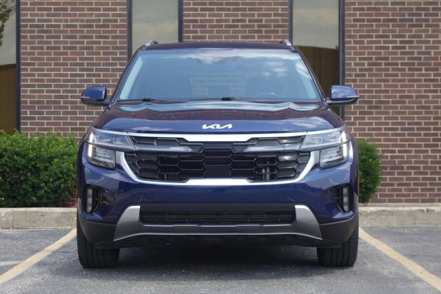 2024 Kia Seltos SX Image 2 of 40