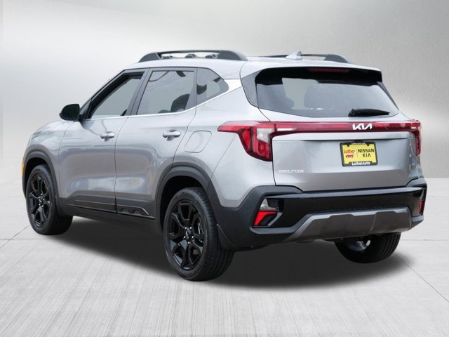 Vehicle image 7 of 43