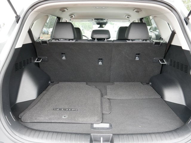 Vehicle image 18 of 43