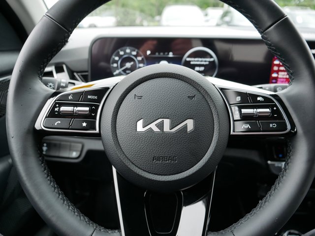 Vehicle image 25 of 43