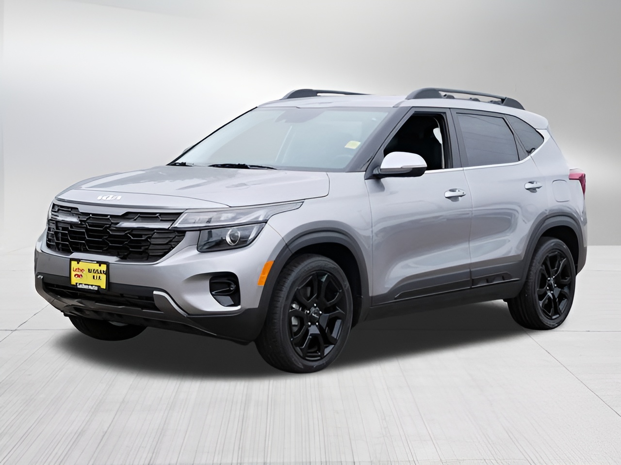 Vehicle image 36 of 43
