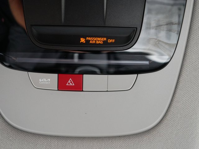 Vehicle image 33 of 43