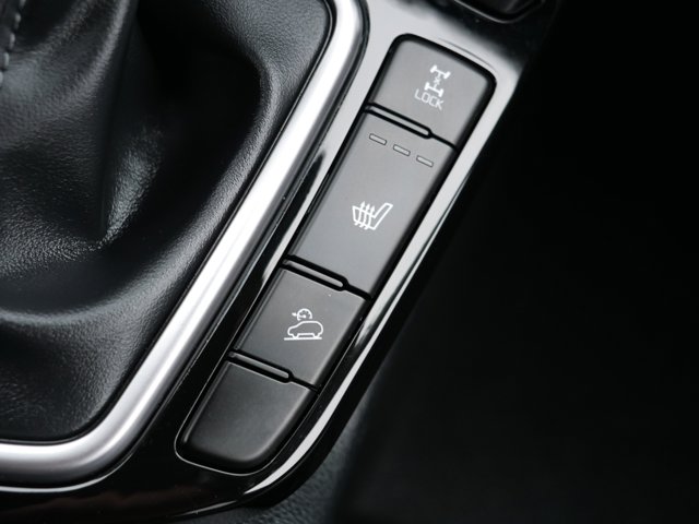 Vehicle image 32 of 43