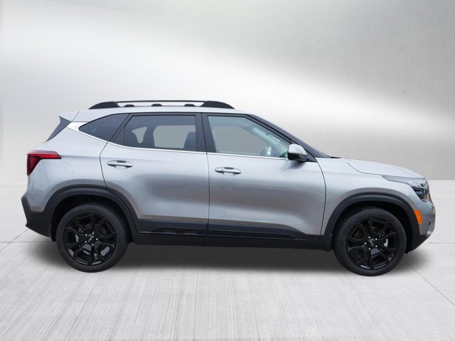 Vehicle image 4 of 43