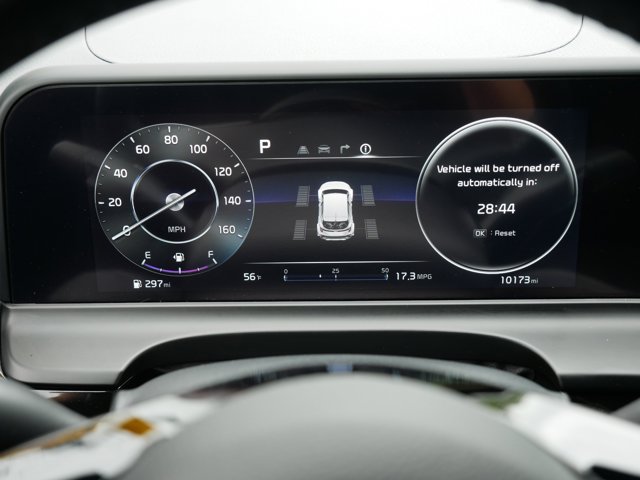 Vehicle image 21 of 43