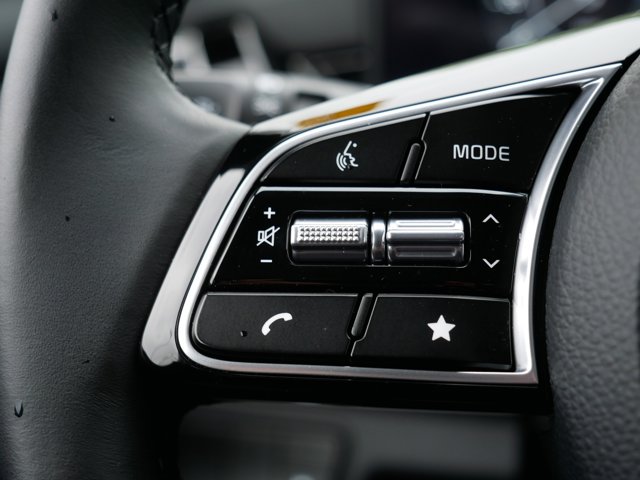 Vehicle image 28 of 43