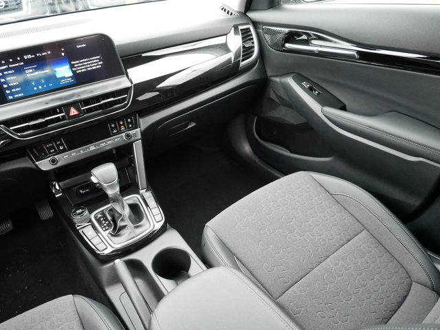 Vehicle image 11 of 43