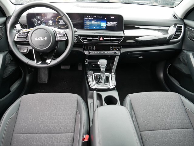 Vehicle image 10 of 43