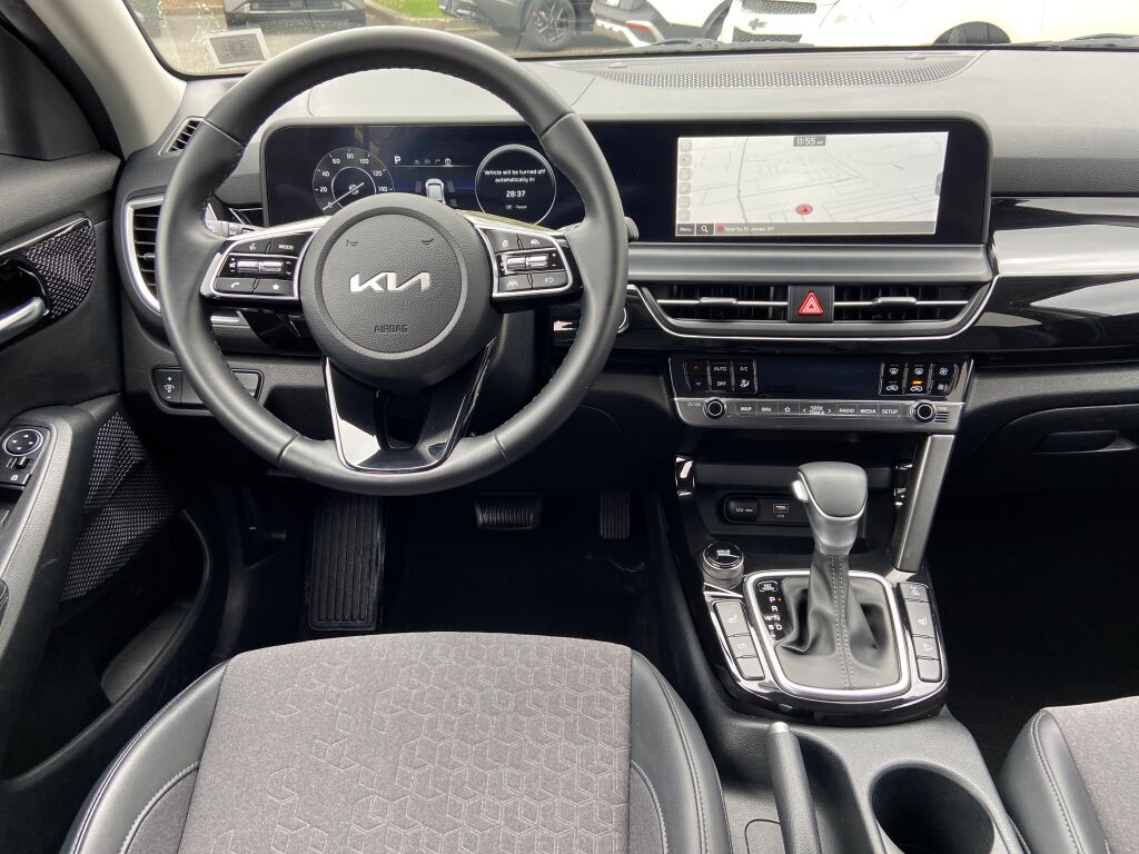 Vehicle image 12 of 30